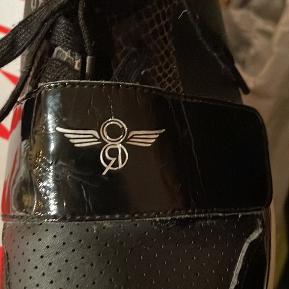 Who remembers these?! Creative Recreation!!! Throwback! Make it clap lol size 10 - Picture 4 of 5